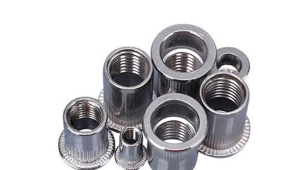 Production de 304 acier inoxydable tête ronde plate bande verticale rivet écrou tête plate capuchon cylindrique 1/2-13 1/4-20